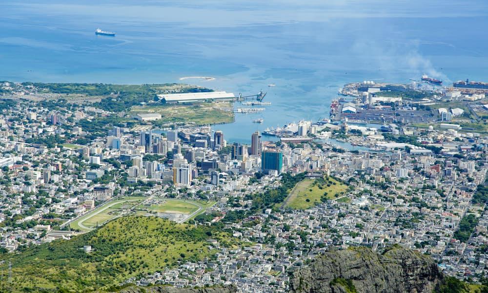 Urging the Mauritian diaspora to return home